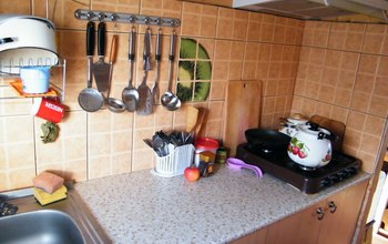 Именно на этой кухне творятся кулинарные шедевры, которыми мы кормим наших восходителей на высоте 3800м!